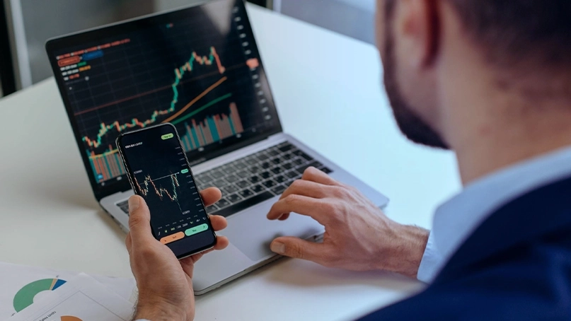 Ravix Fluxor KI-Handelsdashboard